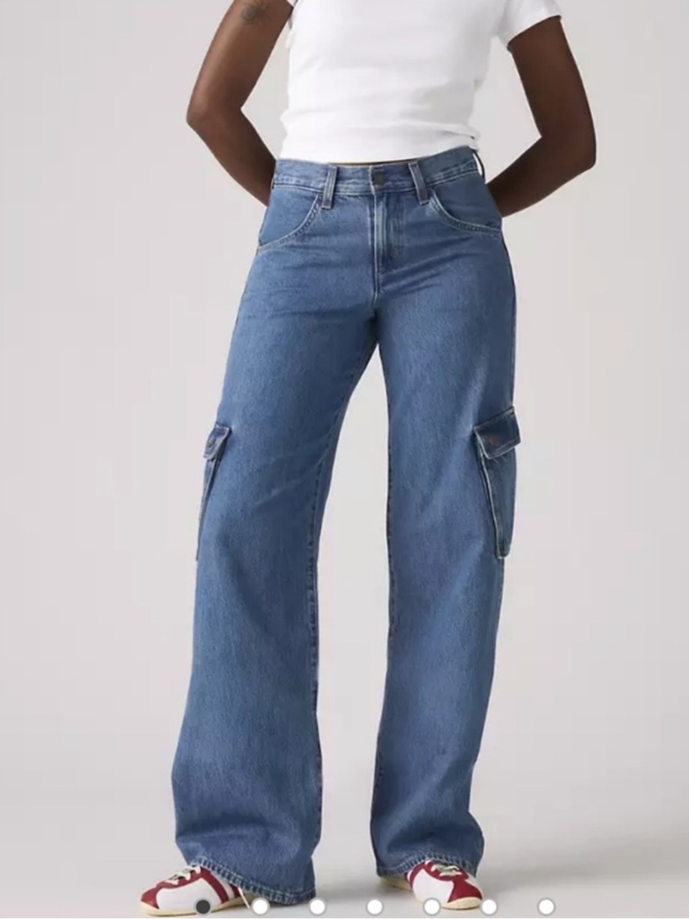 Levi’s super low cargo jeans size 24